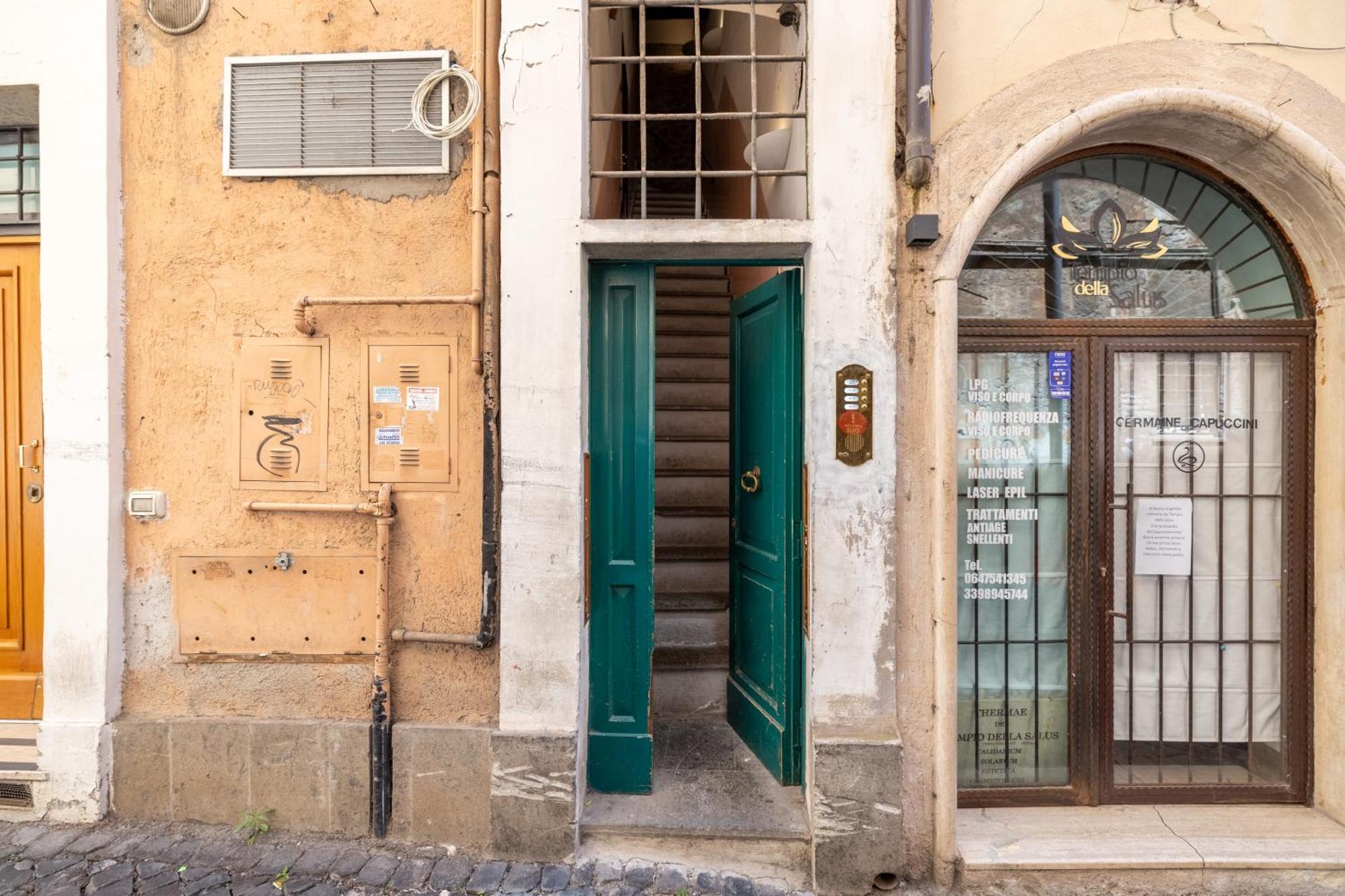 Suite Trevi - Charming Loft Near Trevi Fountain Roma Esterno foto
