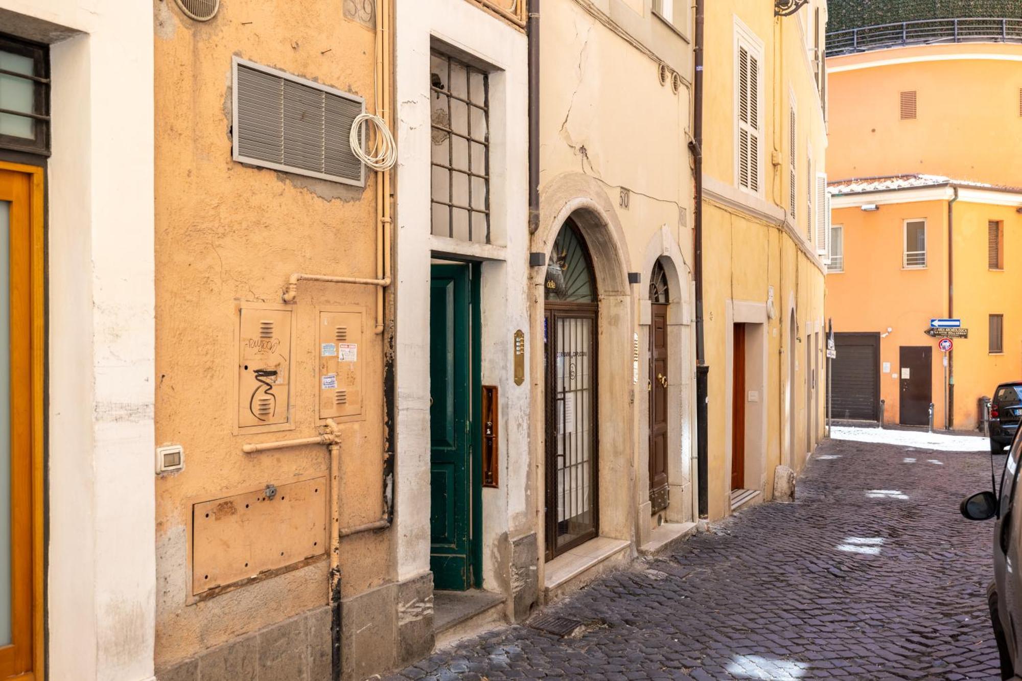 Suite Trevi - Charming Loft Near Trevi Fountain Roma Esterno foto